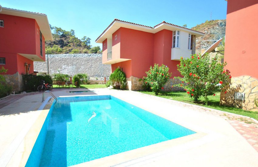 Çamyuva’da Ortak Havuzlu ve Bahçeli Müstakil Villa 6