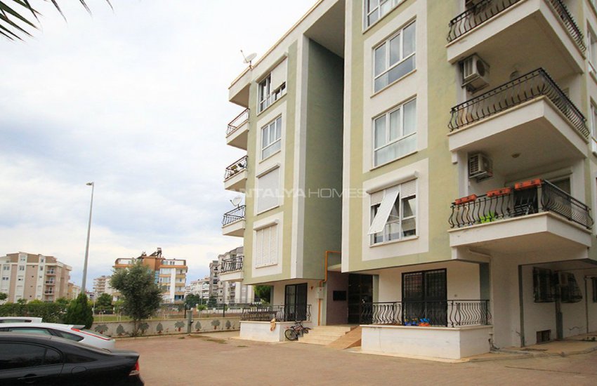 Antalya Lara'da Ayrı Mutfaklı 3 Yatak Odalı Daire 2