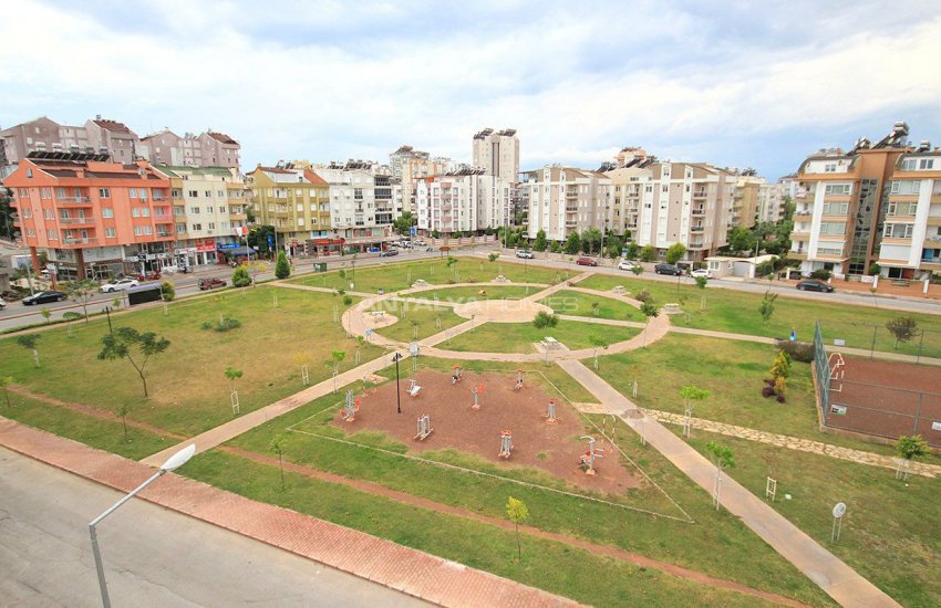 Antalya Lara'da Ayrı Mutfaklı 3 Yatak Odalı Daire 6