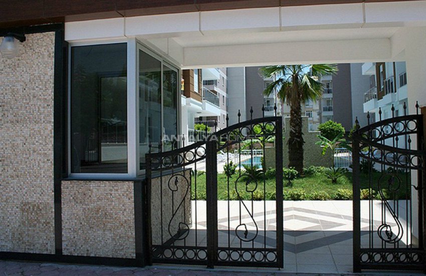 Konyaaltı Hurma Mahallesinde Site İçinde Lüks Daireler 4