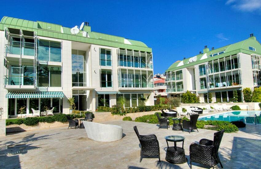 Недвижимость в 200 м от Пляжа в Анталии, Турция