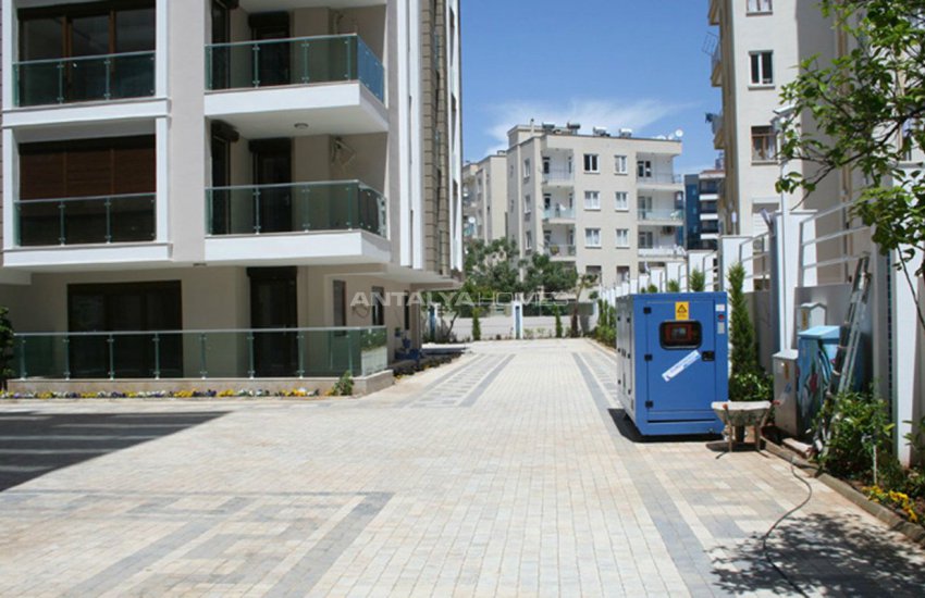 Meydankavağı'nda Yüzme Havuzlu Site İçinde Daireler 7