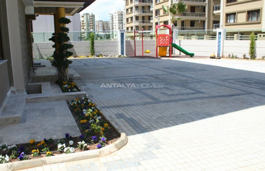 Meydankavağı'nda Yüzme Havuzlu Site İçinde Daireler 9