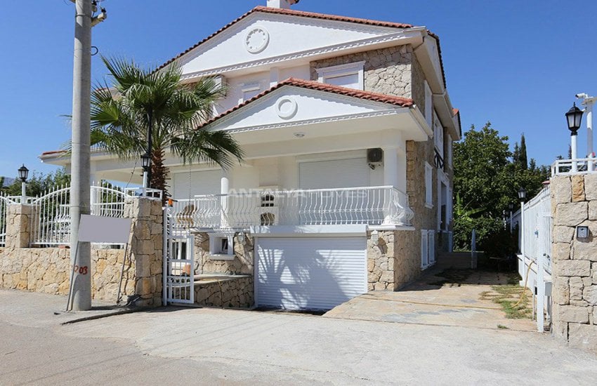 منزل حجري محاط بغابات الصنوبر الأحمر في أنطاليا دوشمالتي 2