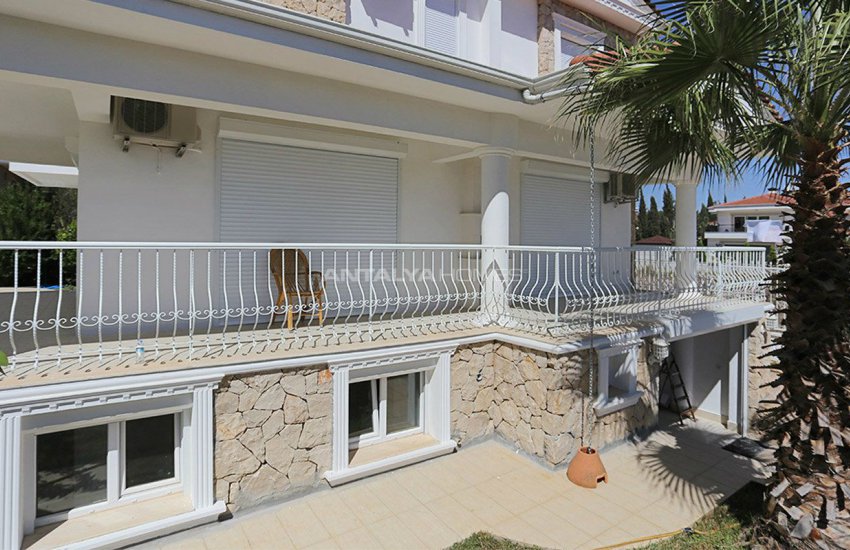 منزل حجري محاط بغابات الصنوبر الأحمر في أنطاليا دوشمالتي 12