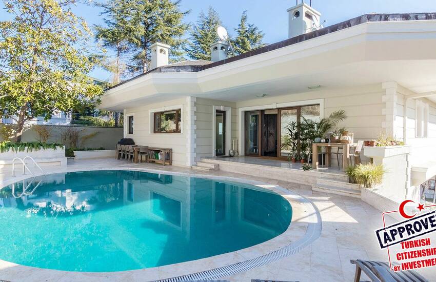 Luxus Villa Mit Privatem Pool Und Garten In Istanbul 1