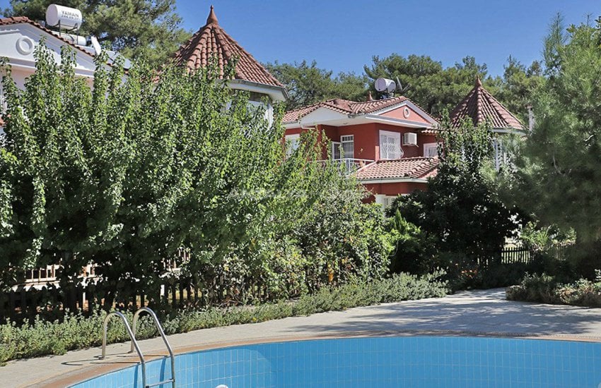 Detacted Villas with Private Garden and Car Parks in Antalya 2