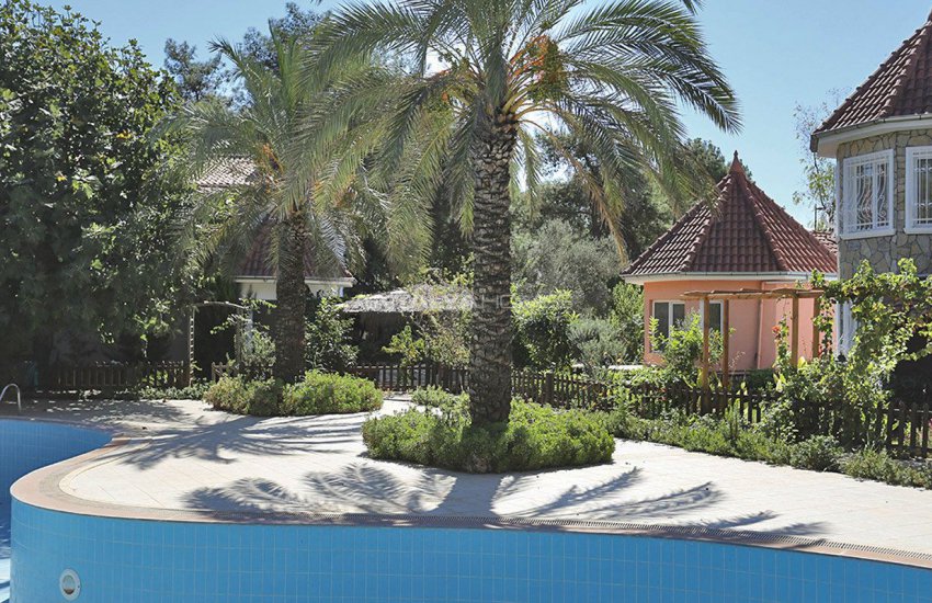 Detacted Villas with Private Garden and Car Parks in Antalya 13
