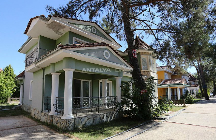 Detacted Villas with Private Garden and Car Parks in Antalya 3