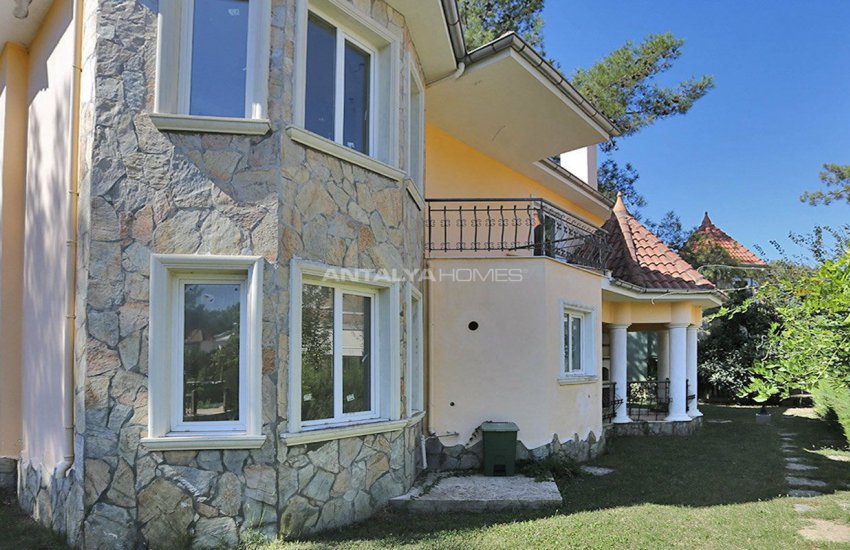 Detacted Villas with Private Garden and Car Parks in Antalya 7