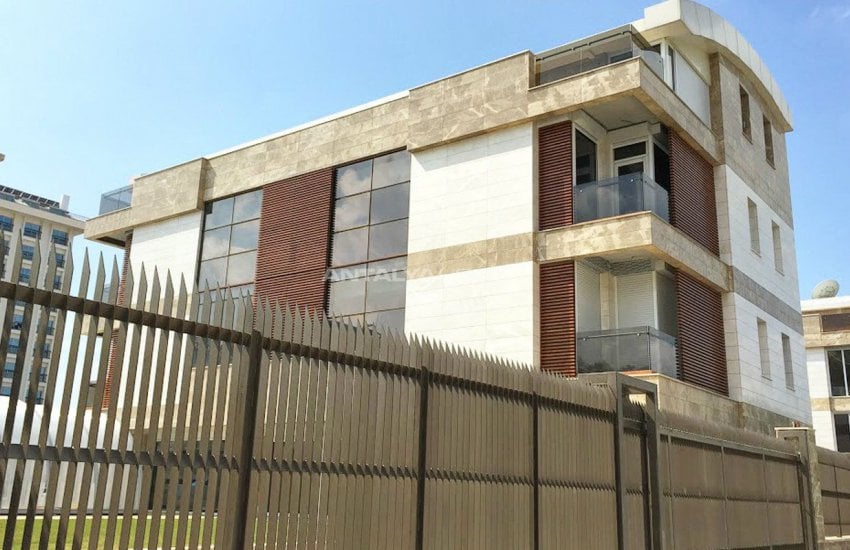 Sea View Villa 150 Mt to the Beach in Antalya 1