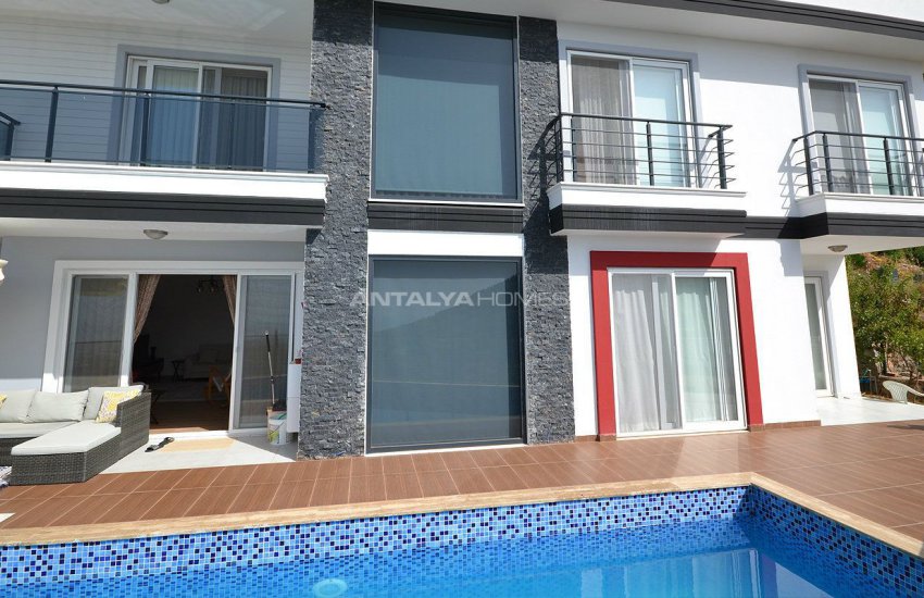 ویلای تریپلکس با چشم انداز با شکوه از دریا و قلعه در آلانیا 4