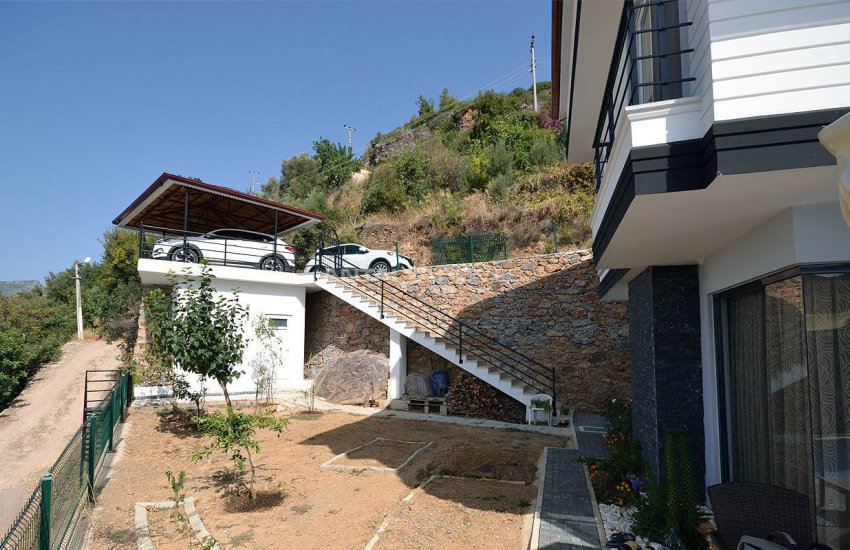 ویلای تریپلکس با چشم انداز با شکوه از دریا و قلعه در آلانیا 5