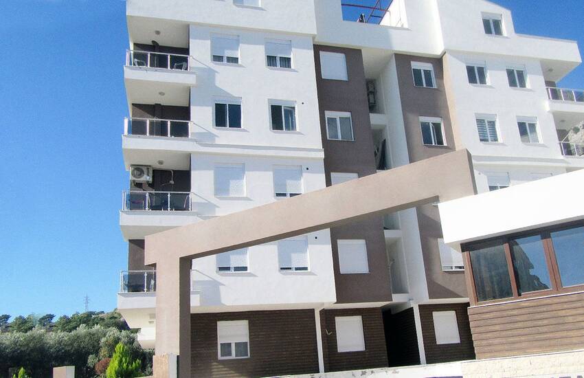 Ruim 3+1 Appartement Met Gescheiden Keuken In Konyaaltı