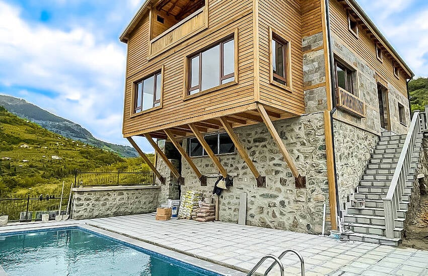 Stenen Villa Met Prachtig Uitzicht Op De Natuur In Trabzon Macka