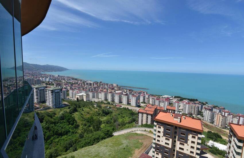 Sea View 4+1 Flat Close to Social Amenities in Trabzon