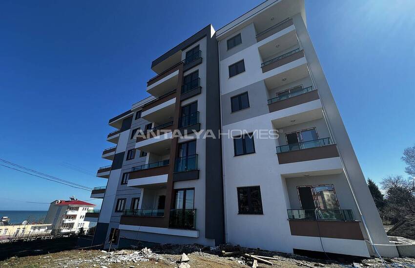 Sea View Apartments in a Complex Near the Coast in Besikduzu, Trabzon 1