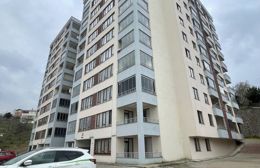 Appartement Met Zeezicht En Ruim Interieur In Yomra Trabzon