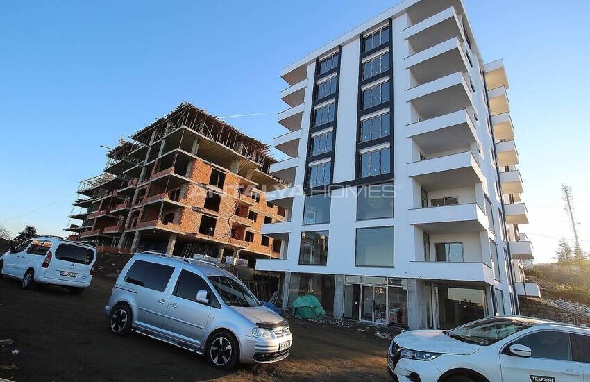 Nybyggda Lägenheter I Havsutsikts Komplex I Trabzon