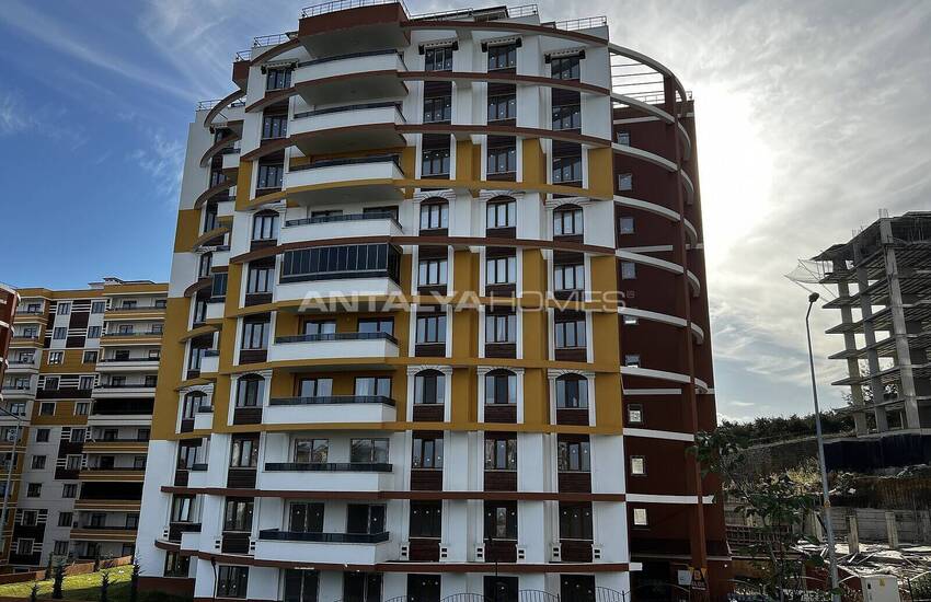 Apartment in a Complex with On-site Facilities in Trabzon 1