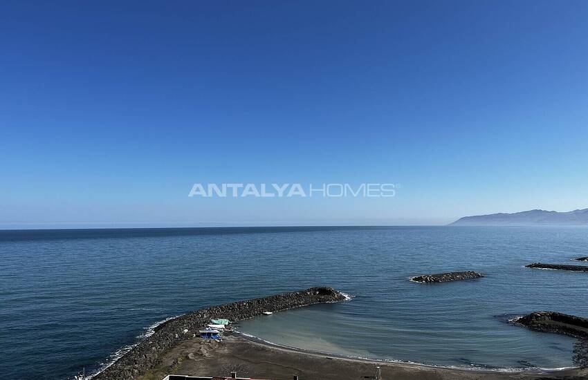 Whole Building for Sale Near the Beach in Trabzon Besikduzu