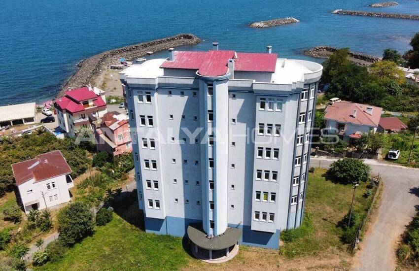 Trabzon Beşikdüzü’nde Plajın Yanıbaşında Komple Satılık Bina