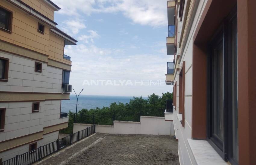 Fullt Möblerad Lägenhet I Ett Komplex Nära Havet I Trabzon