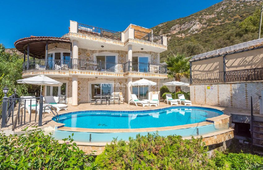 Fabulous Villa for Sale with Sea View in Kalkan 3