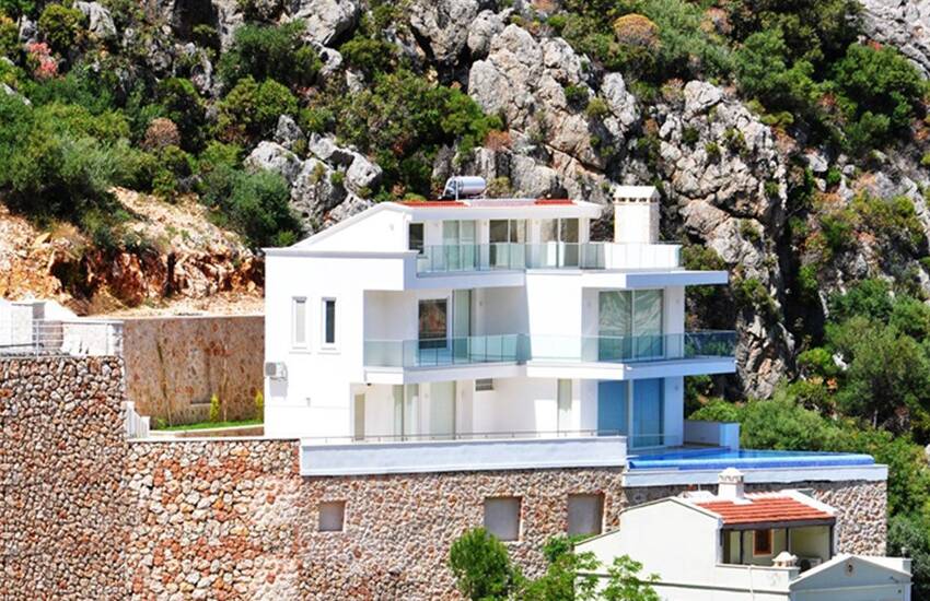 Kalkan'da Panoramik Deniz Manzaralı Lüks Villa 1