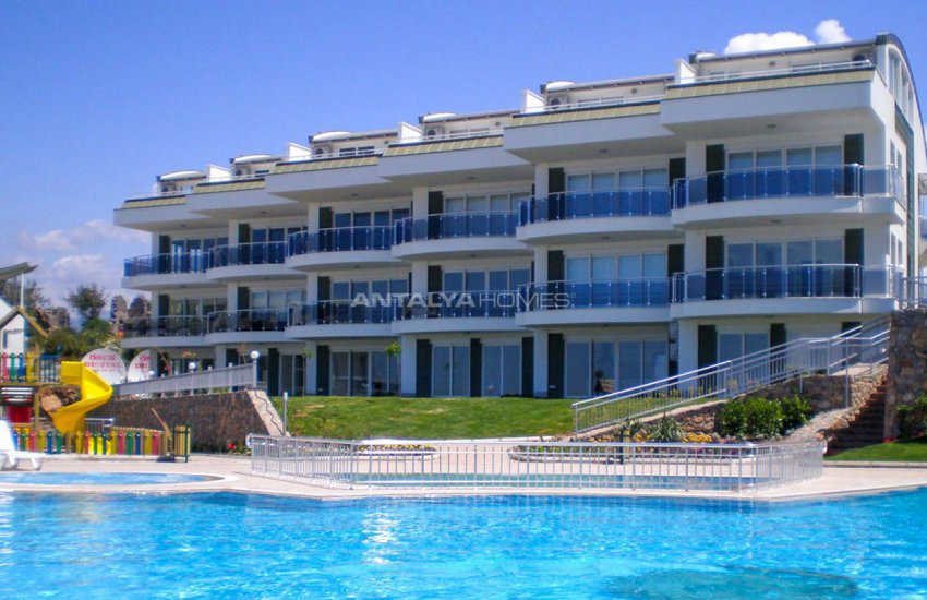 Spacious Real Estate in Alanya with Sea and Nature View 1