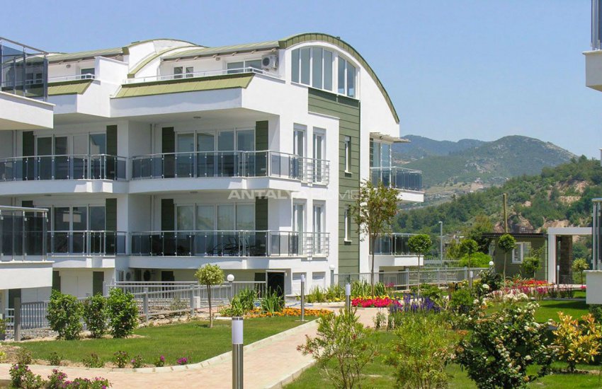 Spacious Real Estate in Alanya with Sea and Nature View 8