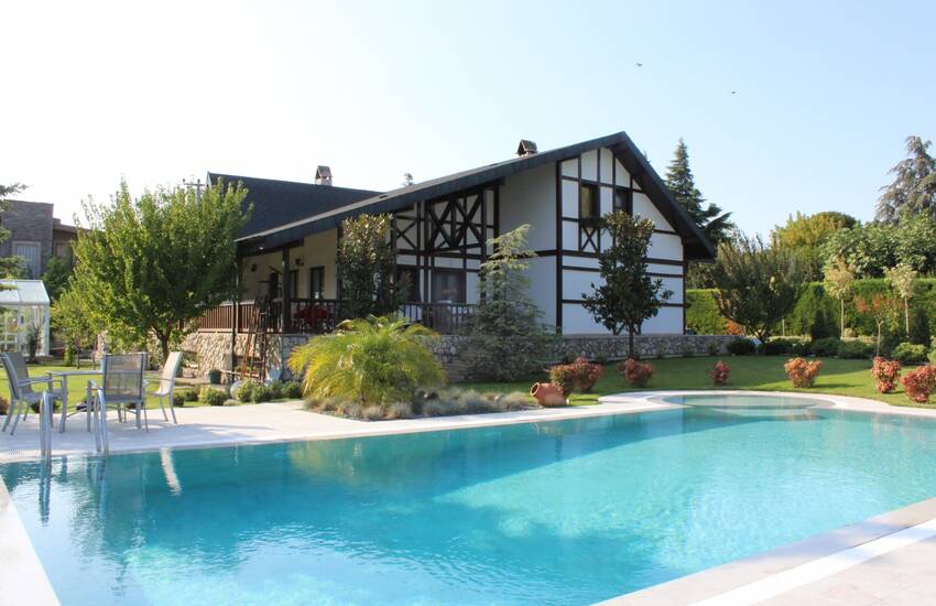 Luxurious Villa with Magnificent Forest View in Mudanya Bursa