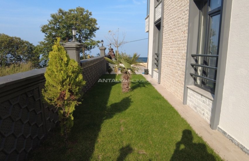 Luxurious Triplex Villa with Sea View for Sale in Bursa
