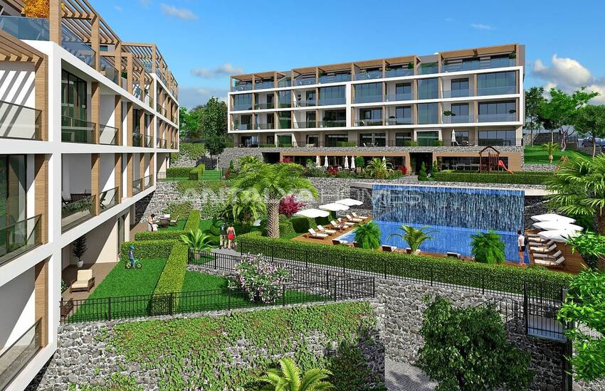 Bursa Real Estate in a Luxurious Complex with Swimming Pool