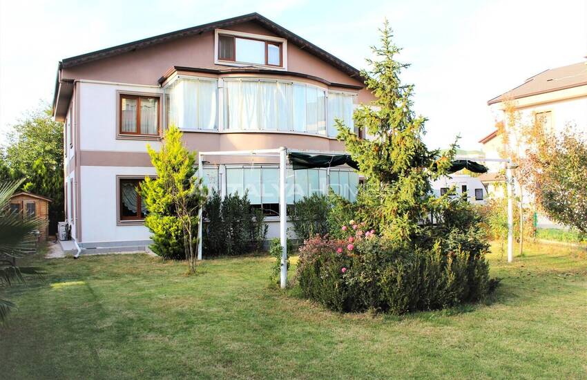 Centrally-located Affordable House with Large Garden in Bursa