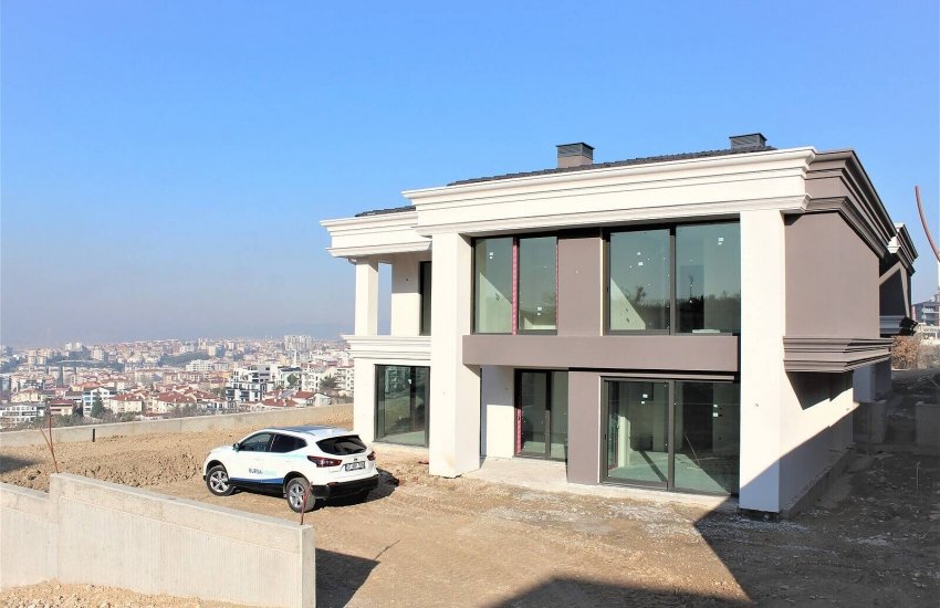 Spacious Detached Villa with Private Pool in Bursa Nilufer