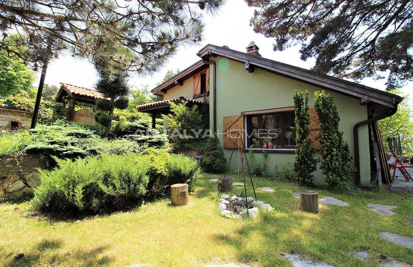 Hus Med Underbar Utsikt På Uludag Road I Bursa