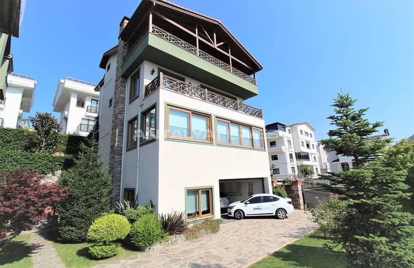 Luxuriös Ausgestattete 6+1 Villa In Bursa 1