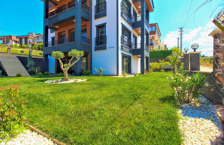 Elegant 7+1 Villa Med 4 Våningar Att Köpa I Yalova Turkiet