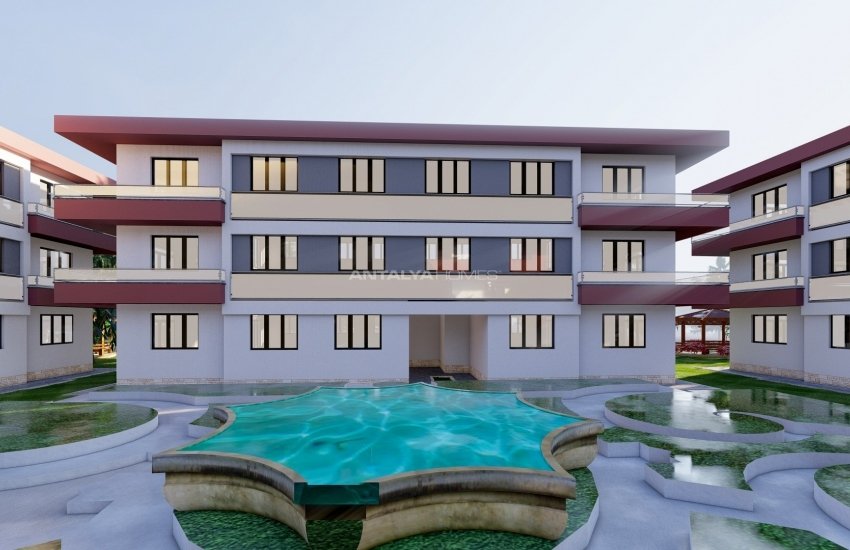 Flats in a Residential Complex with Swimming Pool in Yalova