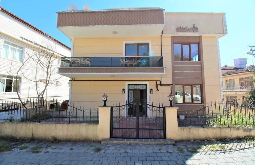Detached Building with a Nature-view Terrace in Yalova Termal