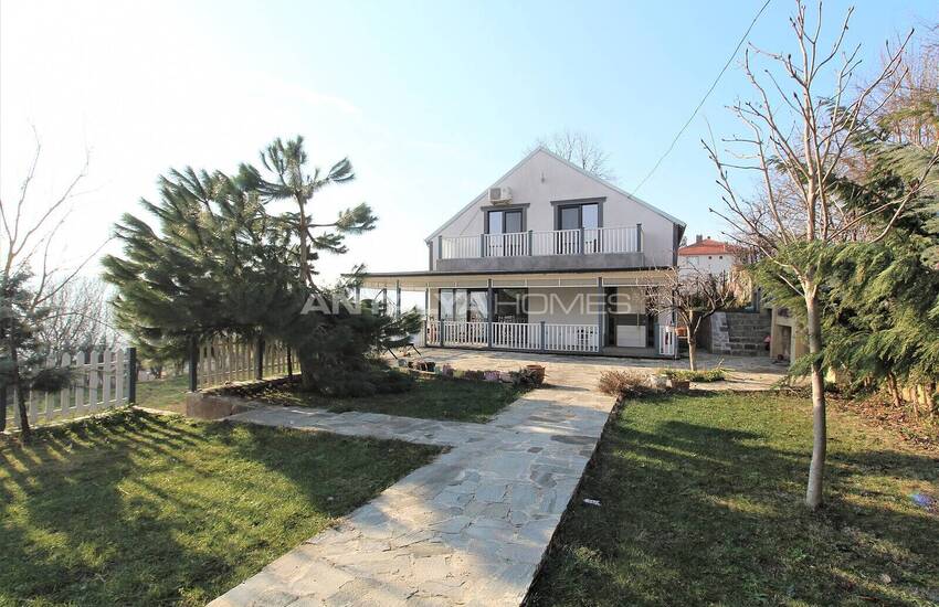 Furnished Luxe Villa with Nature and Lake Views in Sugoren Yalova