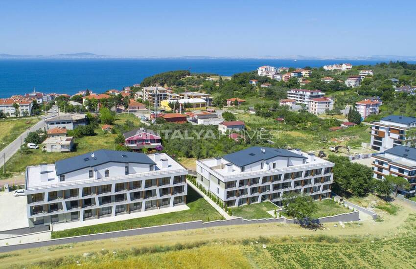 Sea View Apartment Within a Complex in Yalova