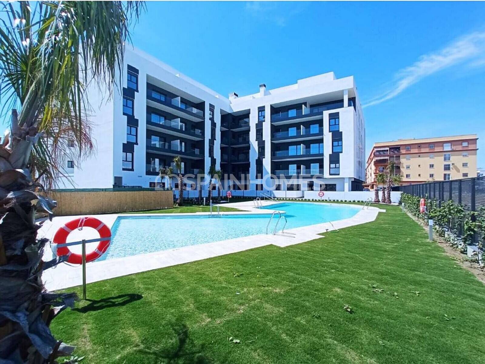 Torre Del Mar Málaga'da Deniz ve Dağ Manzaralı Lüks Daireler