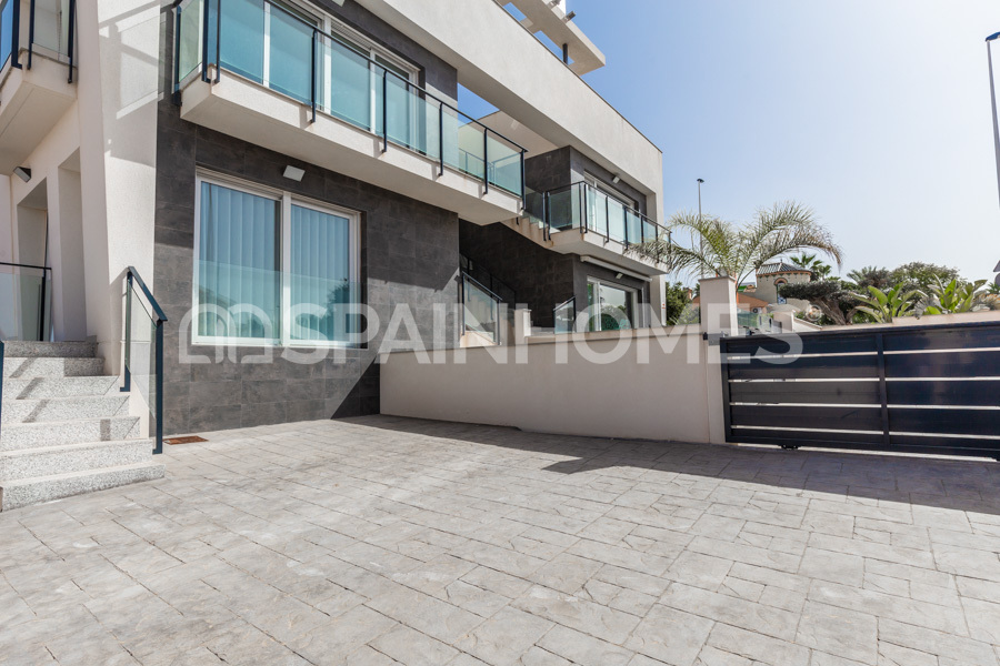 Alicante Apartments for Sale Next to Alicante Airport