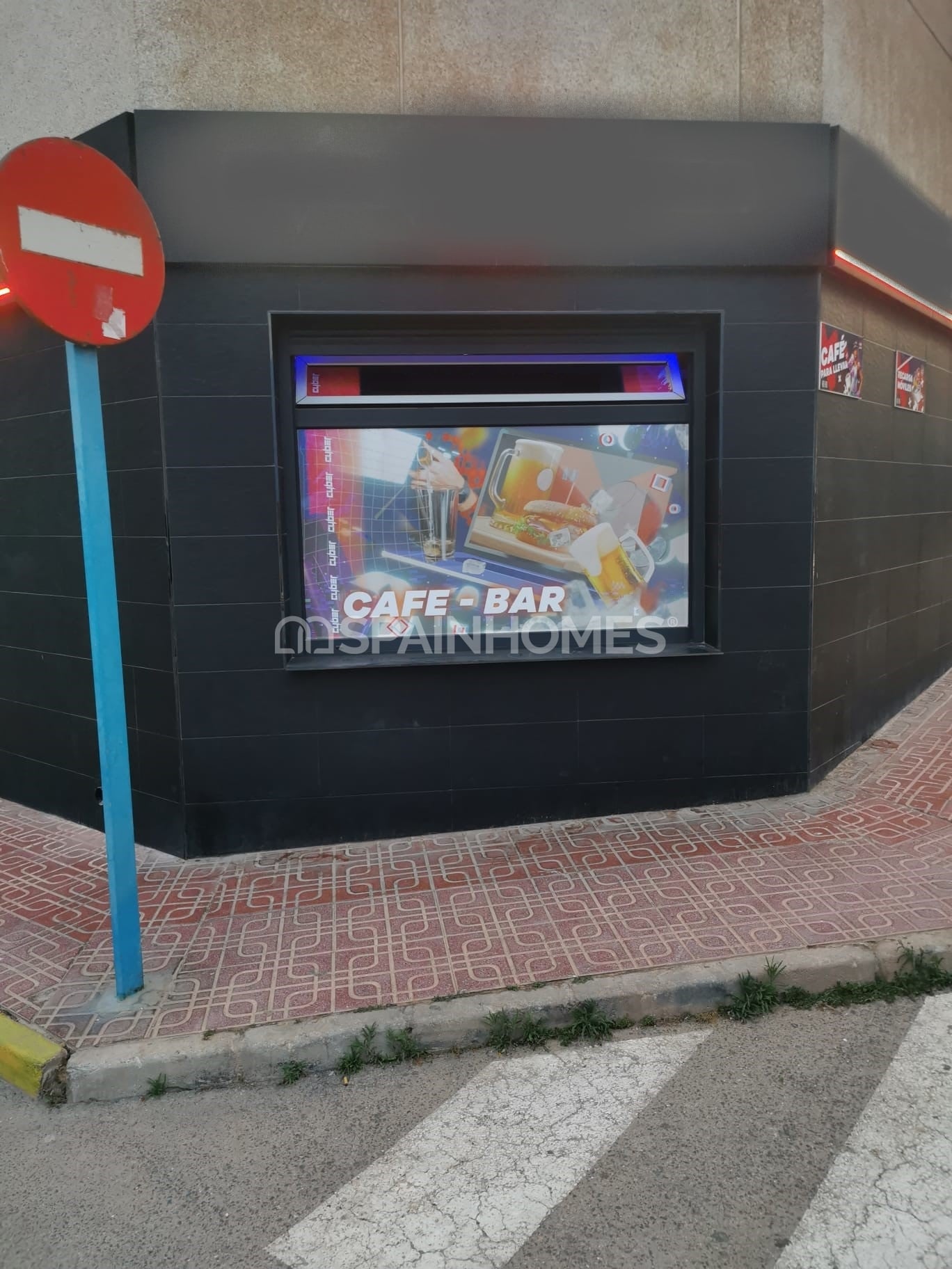 Modern High Tech Gaming Cafe Close to the Beach in Torrevieja