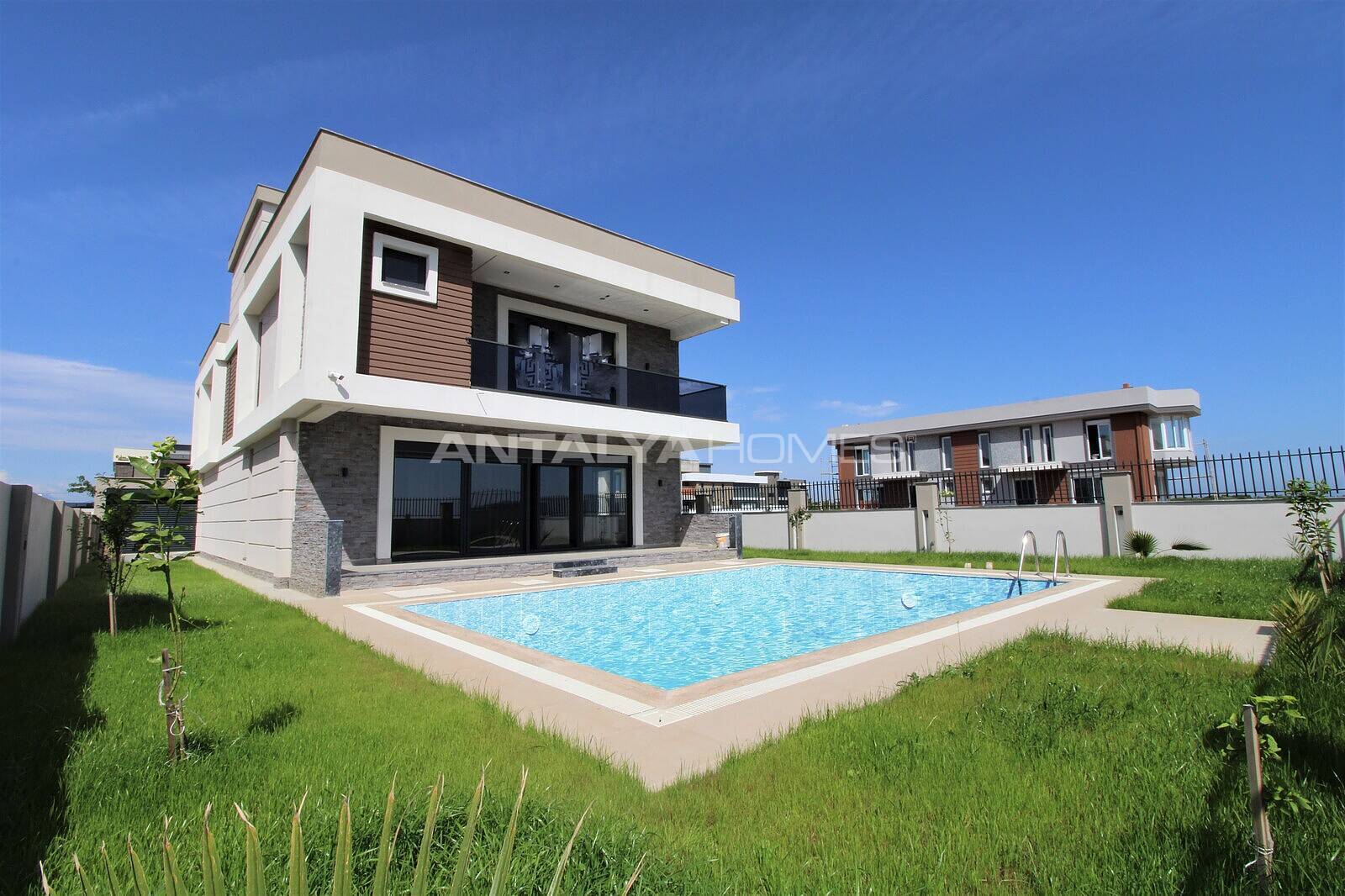 Detached House with Sea View in Aksu Kemeragzi