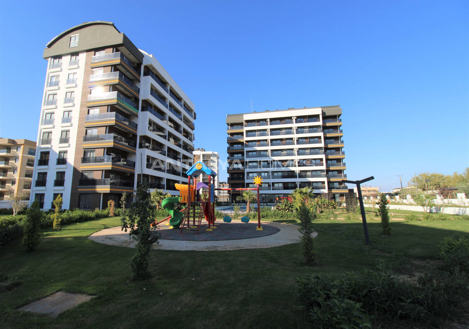 Chic Flats in a Complex with Amenities in Altıntaş Antalya