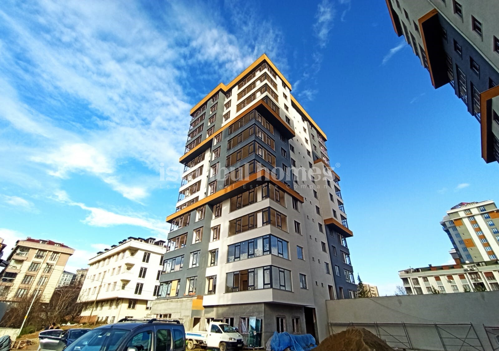 Chic Apartments in a Secure Complex in Sultangazi Istanbul