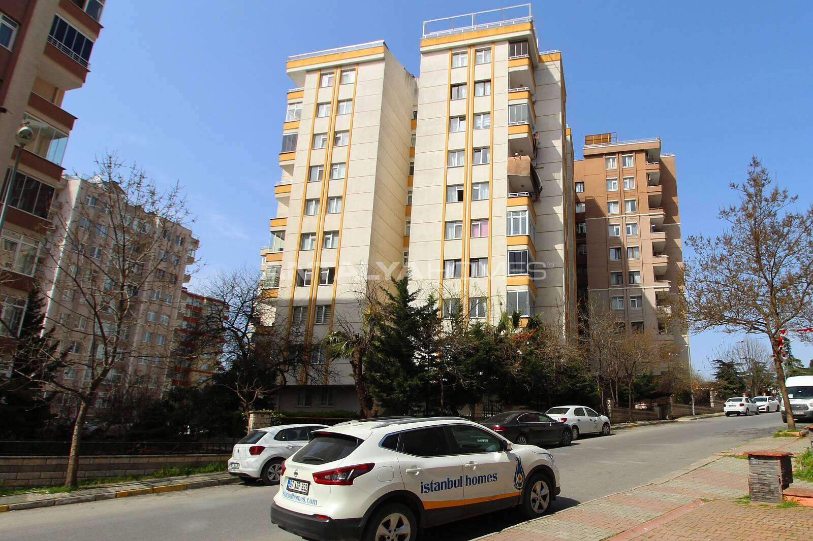 Modern Design Flat in a Complex in Istanbul Maltepe